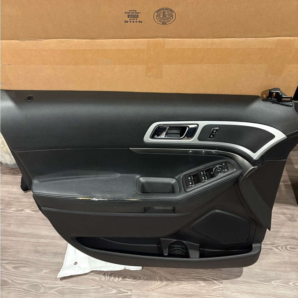 Ford Explorer Front Driver Door Panel